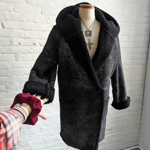 Vintage Black Leather Shearling Coat Afghan Fur Minimalist Chic Luxury Jacket - Picture 9 of 11